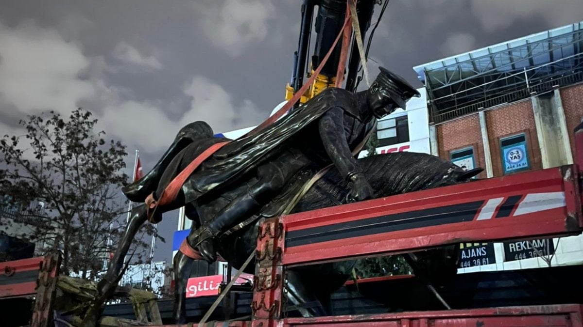 Gebze’de CHP’lilerin Atatürk heykeli mağduriyeti