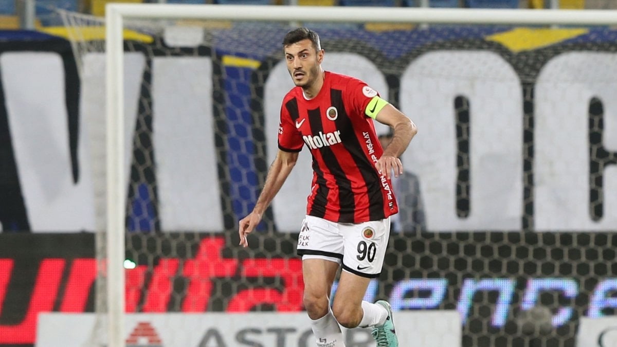 Gençlerbirliği’nde Sinan Osmanoğlu ile yollar ayrıldı