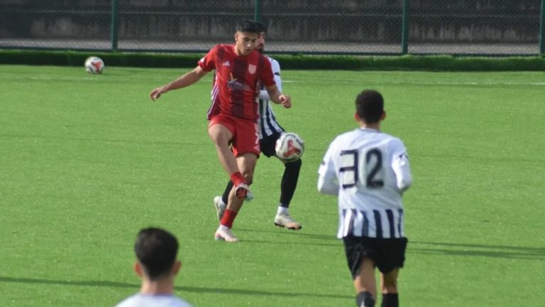 Görenleri şaşırtan olay: Nazillispor’da forma numaralarını bantlandı