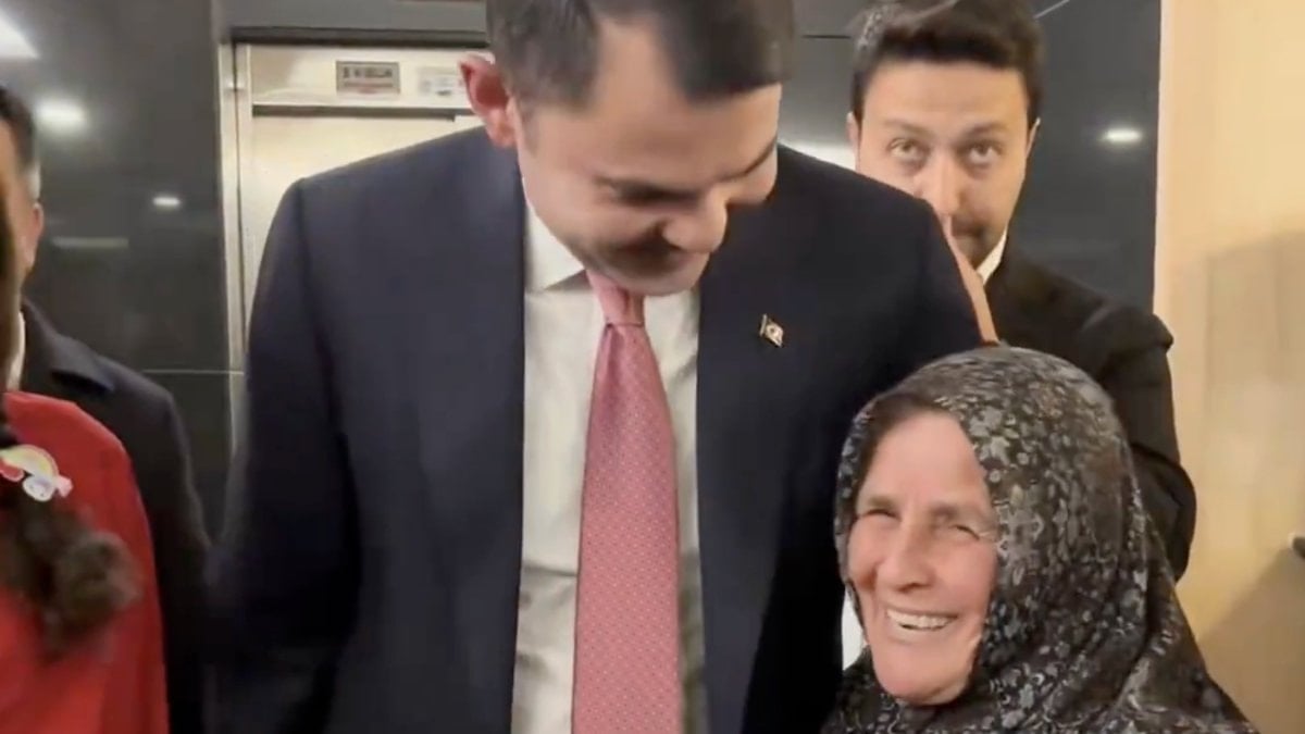 Hak sahiplerinden Murat Kurum’a sevgi seli: Nakış gibi işlemişsin o evleri