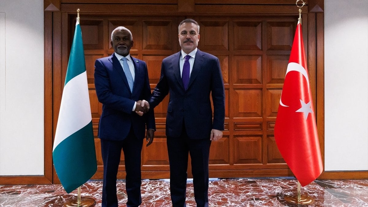 Hakan Fidan, Nijeryalı mevkidaşı ile bir araya geldi