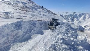 Hakkari’de 310 köy yolu ulaşıma açıldı