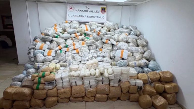 Hakkari’de uyuşturucu operasyonu: 860 kg uyuşturucu madde ele geçirildi