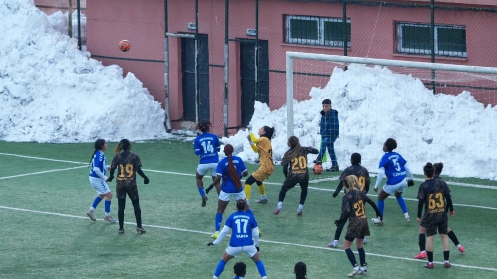 Hakkarigücü Kadın Futbol Takımı, Gaziantep ALG Spor’a 5 attı