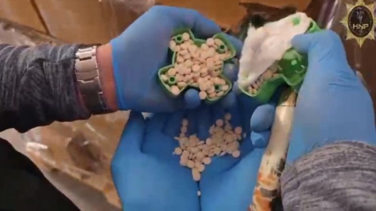 Hatay’da 107 kilogram ağırlığında uyuşturucu hap ele geçirildi