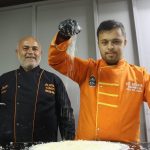 Hatay’da ‘Antakya Künefesi’ down sendromlu Mehmet’in ellerinde tat buluyor