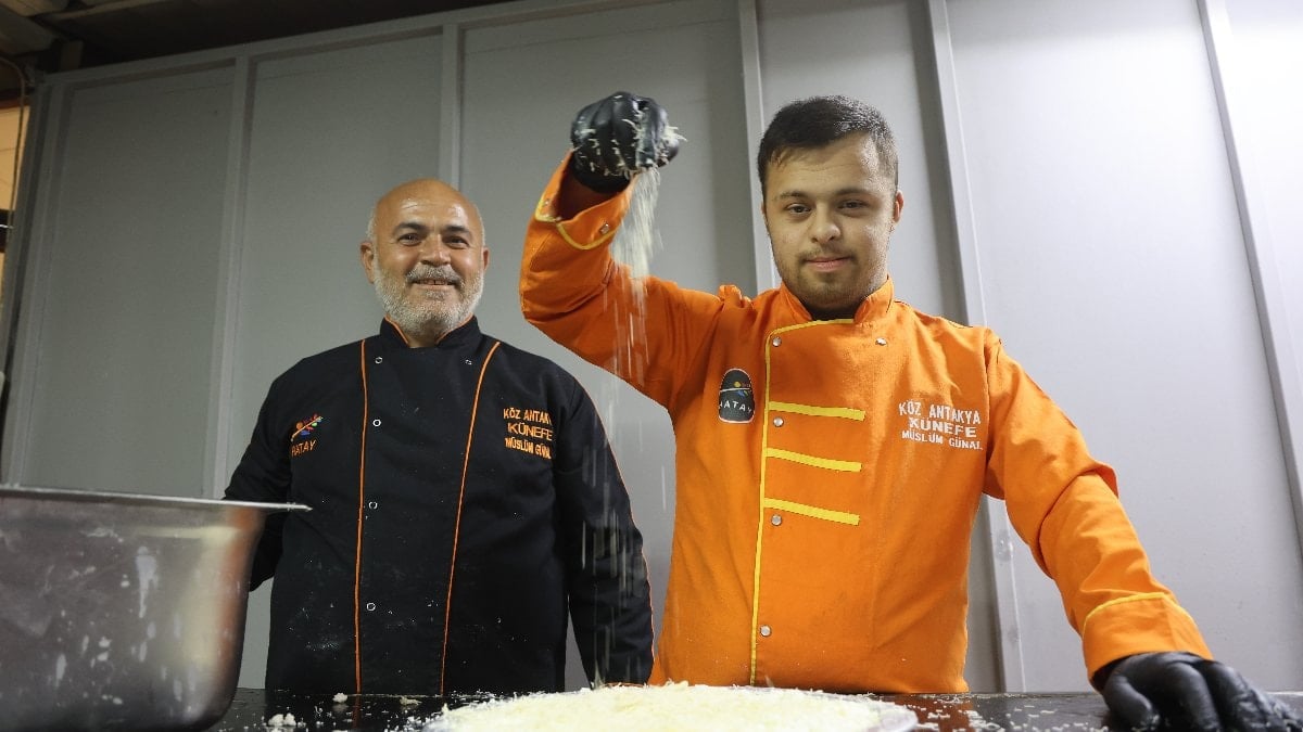 Hatay’da ‘Antakya Künefesi’ down sendromlu Mehmet’in ellerinde tat buluyor