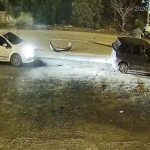 Hatay’da otomobil direğe ok gibi saplandı: 2 yaralı