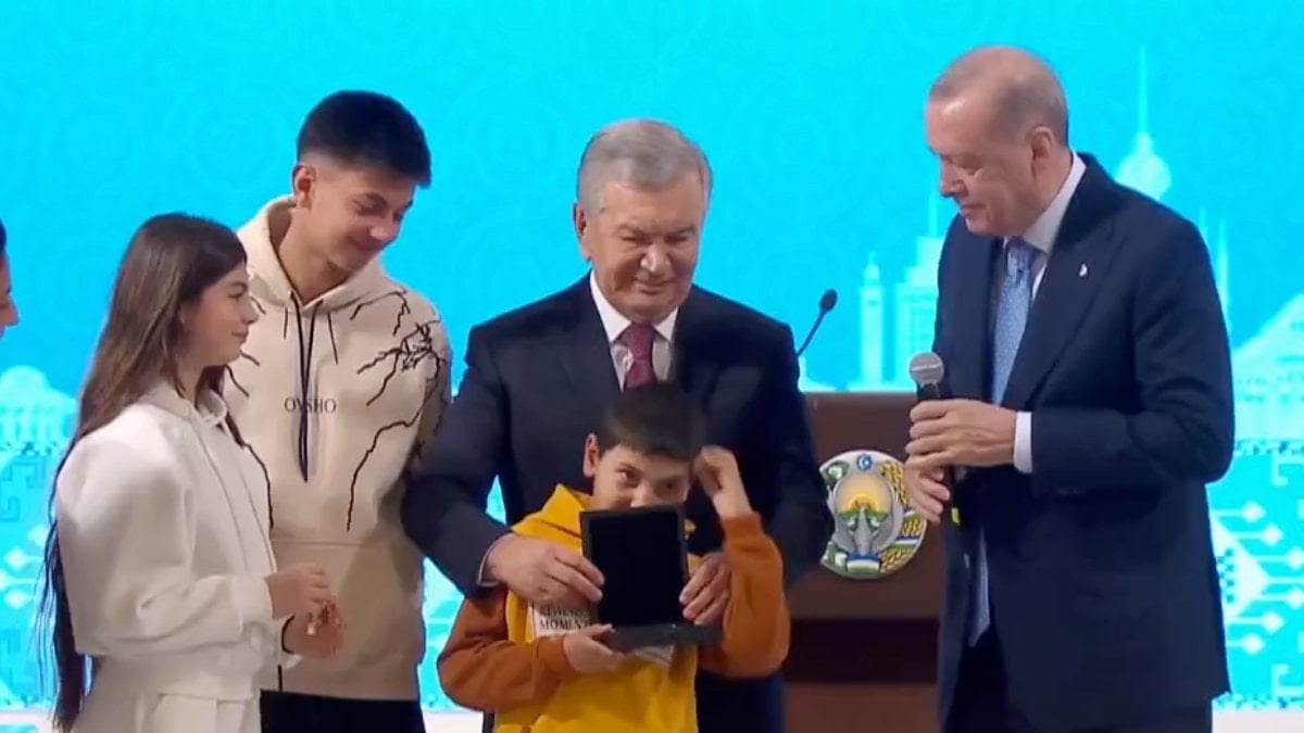 Hatay’da, Özbekistan’ın desteği ile kurulan deprem konutlarının anahtar teslimi yapıldı