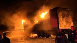 Hatay’da tırda korkutan yangın