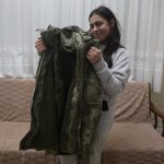 Hataylı depremzede, askerin verdiği montu 3 yıldır saklıyor