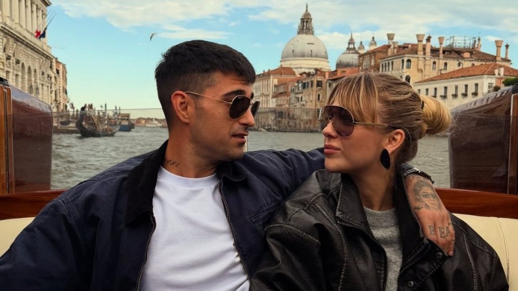 İdo Tatlıses ve Yasemin Şefkatli Amerika’da! İkizlerle tatil