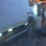 İstanbul Bahçelievler’de kamyonetin çarptığı hafif ticari araç ekmek fırınına girdi