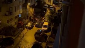 İstanbul Çekmeköy’de akrabasını pompalı tüfekle vuran şahıs motosikletle kaçtı