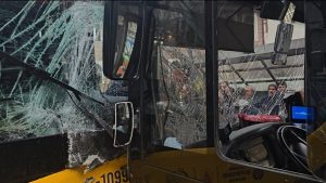 İstanbul’da 2 İETT otobüsü kafa kafaya çarpıştı