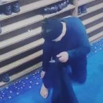 İstanbul’da camiden ayakkabı çalan hırsız kameraya yakalandı