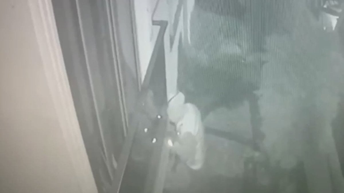 İstanbul’da eve girip anahtarı çaldı: Otomobile benzin alırken yakalandı