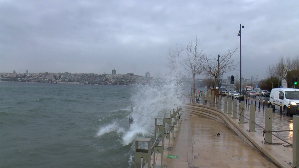İstanbul’da fırtına etkili oluyor