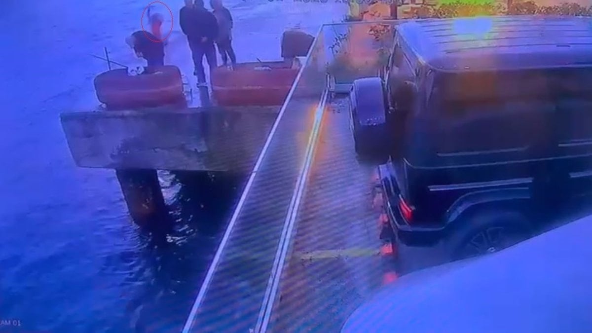 İstanbul’da hayatını kaybeden motosikletli gencin denize düştüğü anlar ortaya çıktı