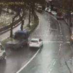 İstanbul’da İETT otobüsünün otoparka daldığı kaza kamerada