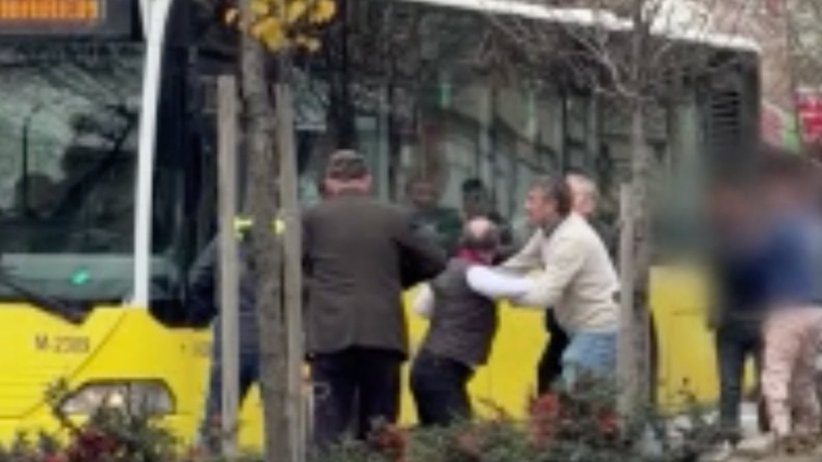 İstanbul’da İETT şoförü otobüs camından atladı: Yumruk yumruğa kavga etti