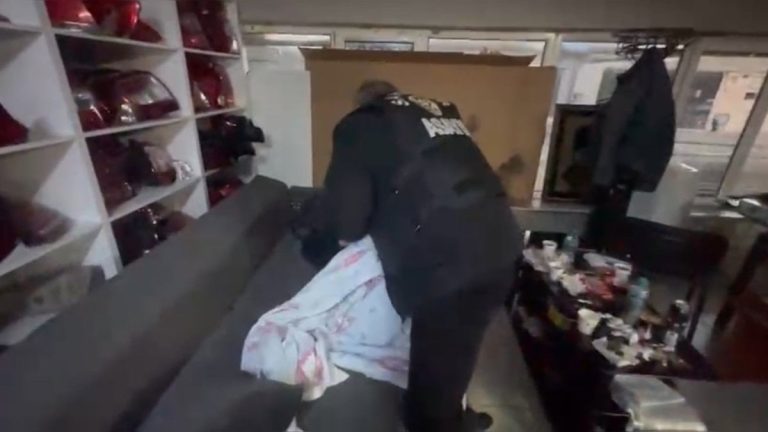 İstanbul’da iş yerine silahlı saldırı düzenleyip uyurken yakalandı