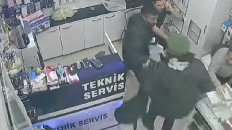 İstanbul’da işten çıkartılan şahıs silahla iş yerine saldırdı: Yeni görüntülerine ulaşıldı