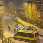 İstanbul’da kar yağışıyla birlikte işe gidenlerin zor anları