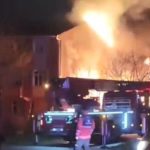 İstanbul’da kömürlükte başlayan yangın binaya sıçradı