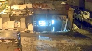 İstanbul’da mermer dükkanından hırsızlık kamerada: Camdan girdi kapıdan çıktı