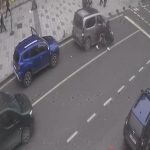 İstanbul’da ön kaldıran motosikletli kaza yaptı