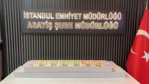 İstanbul’da polisim yalanına kanıp 400 bin TL’sini kaptırdı: Dolandırıcının üzerinden döviz çıktı