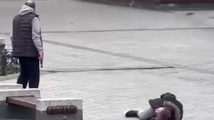 İstanbul’da silahla vurduğu kişinin başında bekledi