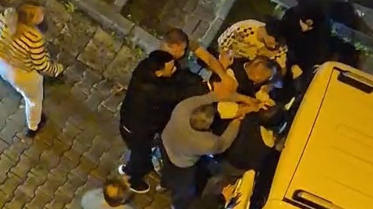 İstanbul’da sokak ortasında hatalı park kavgası