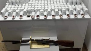 İzmir’de araçtan 17 bin sentetik hap çıktı