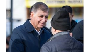 İzmir’de emekli yurttaşın imdadına Büyükşehir yetişiyor