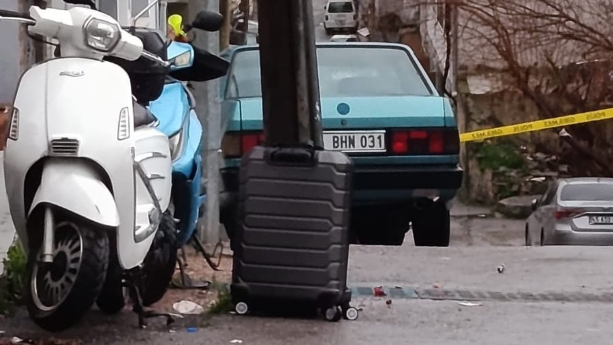 İzmir’de şüpheli valiz patlatıldı