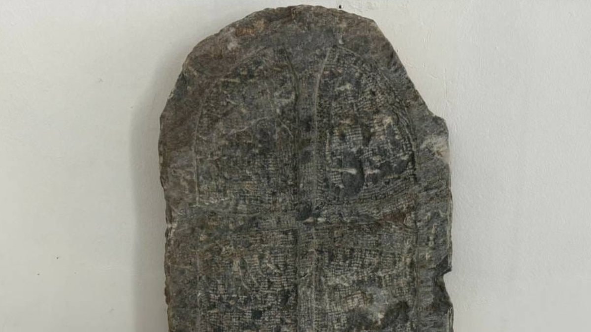 Kahramanmaraş’ta Bizans dönemine ait mezar taşı ele geçirildi