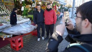 Karadeniz’de avlanan 353 kiloluk dev orkinos ilgi odağı oldu