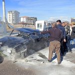 Karaman’da direksiyon başında telefon kullandı, kaza yaptı