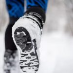 Karda buzda güvenle yürütüyor: Ayakkabının altına bir damla sürün…