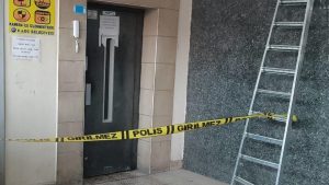 Kars’ta 2 gündür kayıp olarak aranan genç asansör boşluğunda ölü bulundu