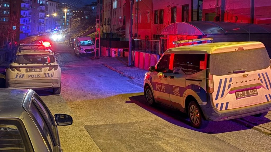 Kayseri’de bir kadın tartıştığı erkek arkadaşını banyoda bıçaklayarak öldürdü