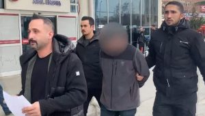 Konya’da çeşitli suçlardan aranan şahsın kadın kıyafetleriyle saklandığı ortaya çıktı