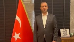 Mardin esnafından Türk bayrağı hassasiyeti: Başımızın tacıdır