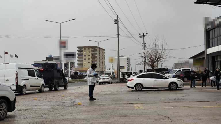 Mardin’de kardeşler arasında silahlı alacak kavgası: 1’i ağır, 4 yaralı