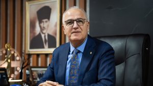 Mehmet Akif Üstündağ: Çok değerli kareler var