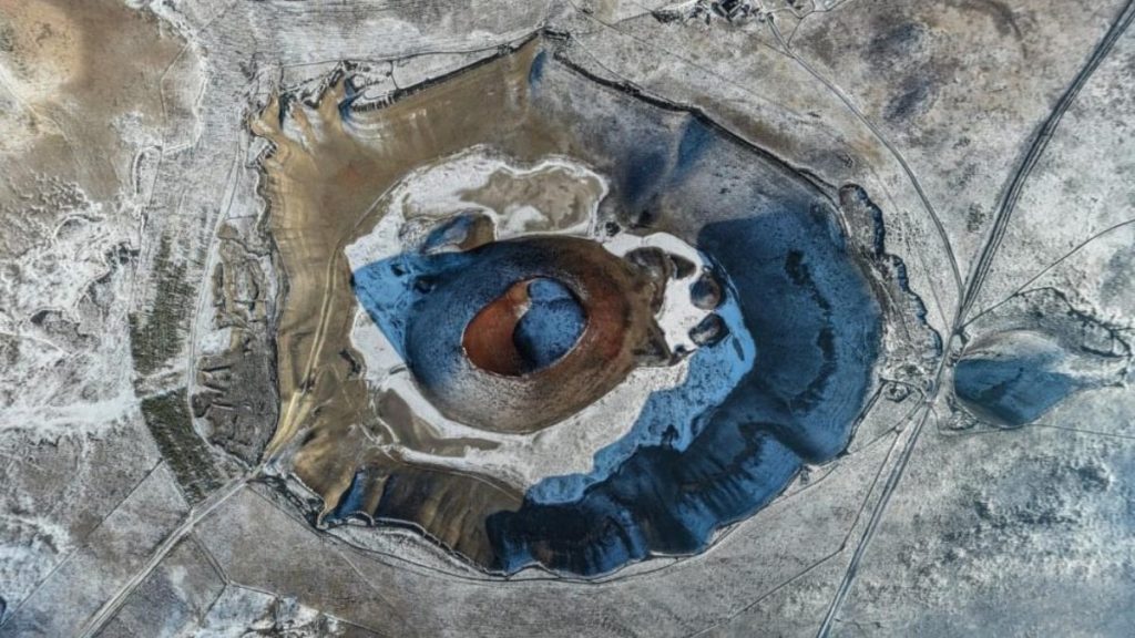 Meke Gölü karla beyaza büründü, kartpostallık görüntüler oluştu