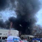 Mersin’de plastik ham madde deposunda yangın