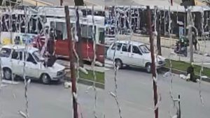 Mersin’de yaya geçidinde kaza: Otomobil yayaya çarptı